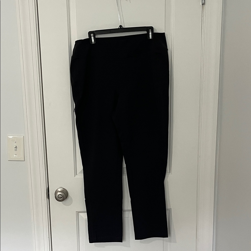 Duluth Trading Co Women's Black Leggings